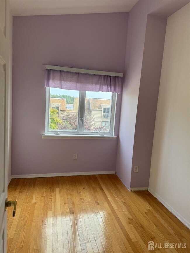 Building Photo - 295 Water St