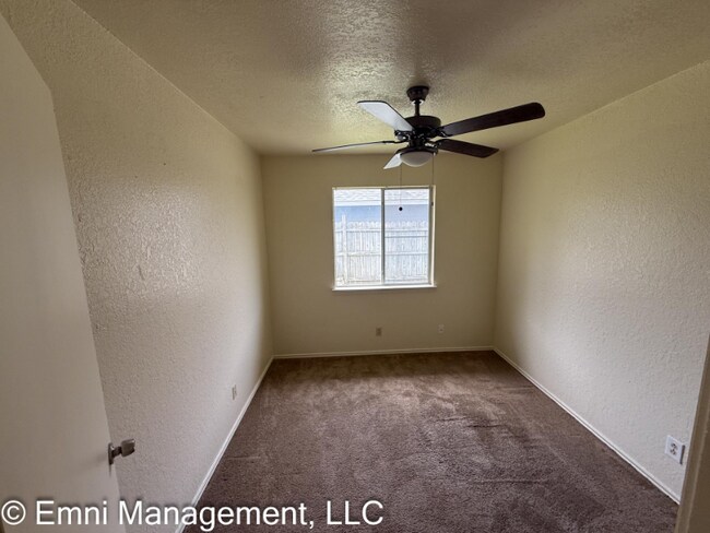 Building Photo - 2304 Silverhill Dr