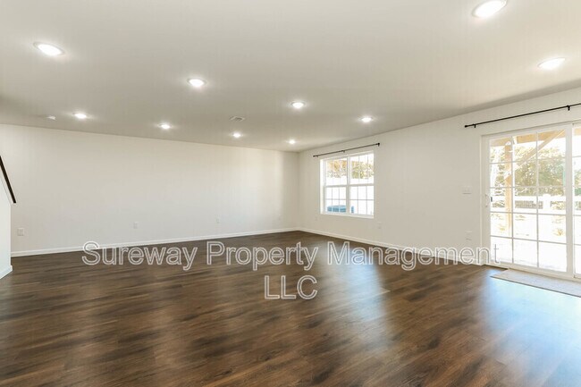 Building Photo - 2503 Charleston Dr