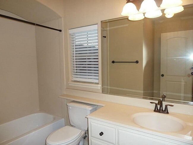 Building Photo - 4315 Stonebrook Ln