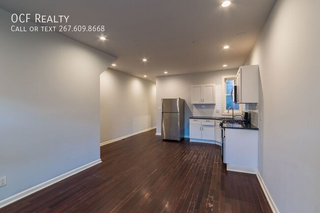 Building Photo - 723 S 56th St