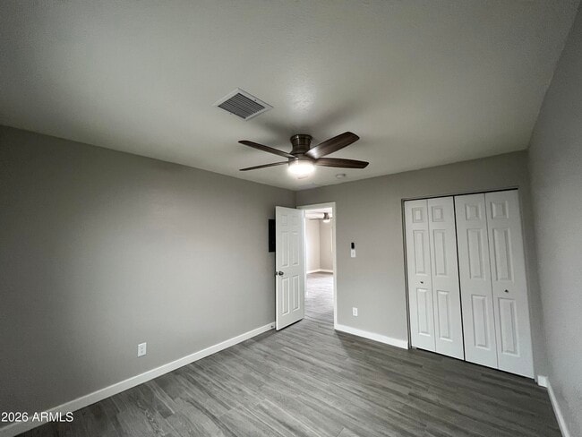 Building Photo - 2912 E Roeser Rd