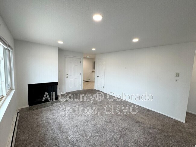 Building Photo - 4995 Picturesque Cir