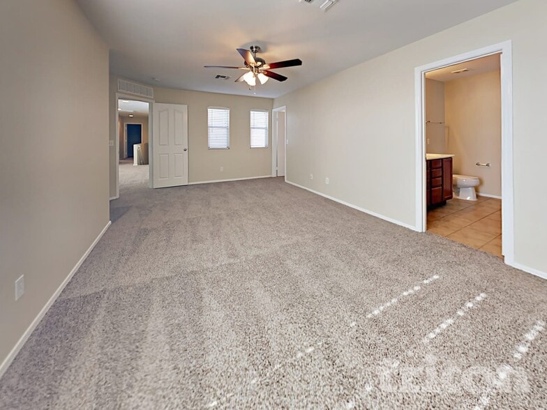 Building Photo - 8505 N 64th Ln