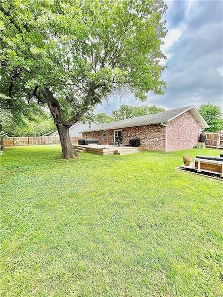 Building Photo - 721 Dockery Ln