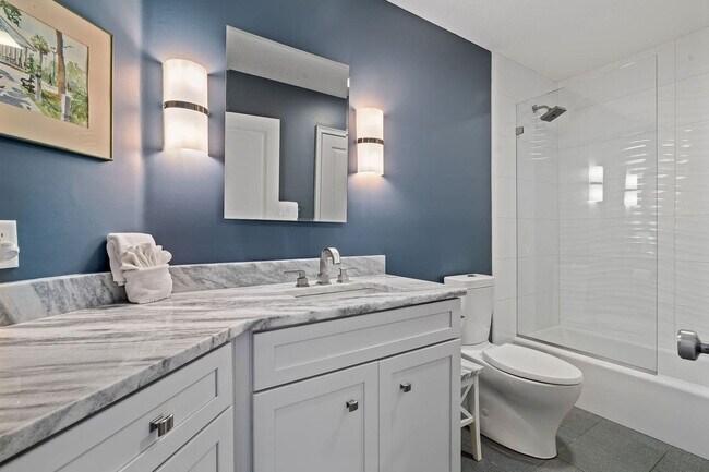 Building Photo - 430 Arricola Ave