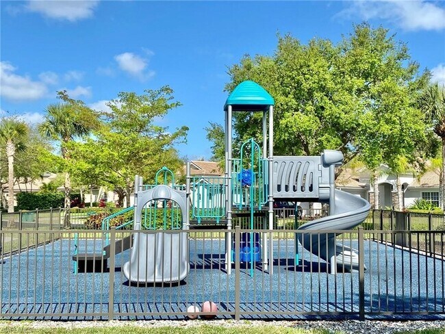 Building Photo - 15590 Vallecas Ln