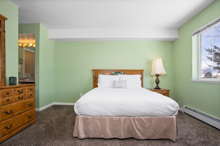 Building Photo - 1204 Mountain Village Cir