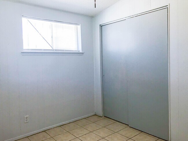 Building Photo - 5221 Edmonton Ave