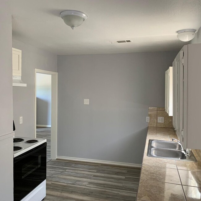 Building Photo - Gorgeous all renovated Home in Beaumont, TX!