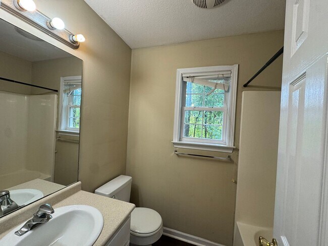 Building Photo - 5601 Landings Pkwy