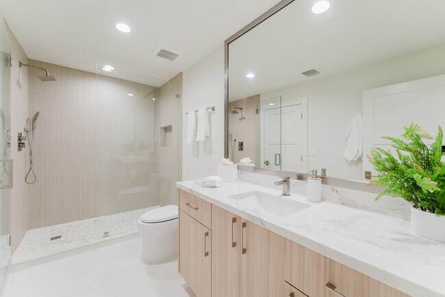 Building Photo - 749 NE 71st St