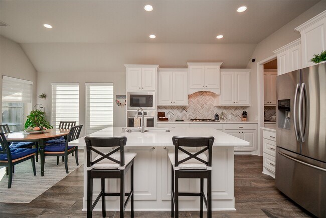 Building Photo - 28431 Asher Falls Ln