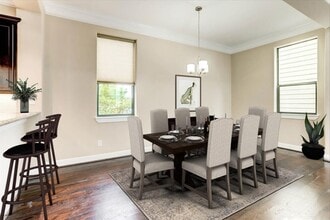 Building Photo - 830 W 19th St