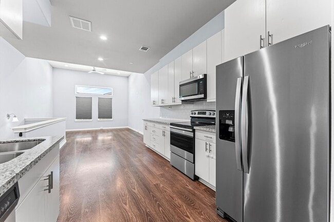 Building Photo - 18841 Elegance Ave