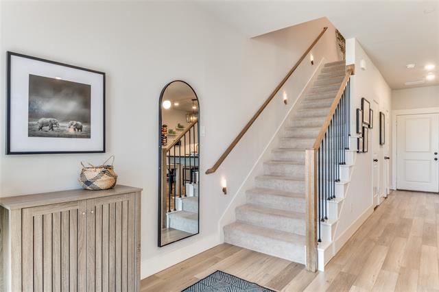 Building Photo - 3691 Rosemont Dr