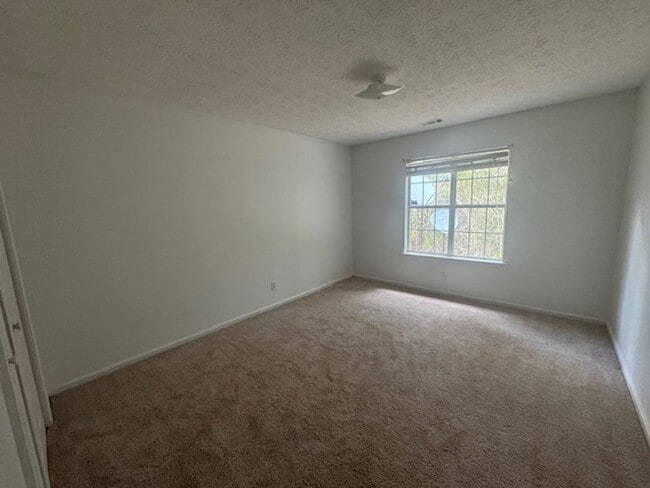 Building Photo - 482 S Bolee Rd