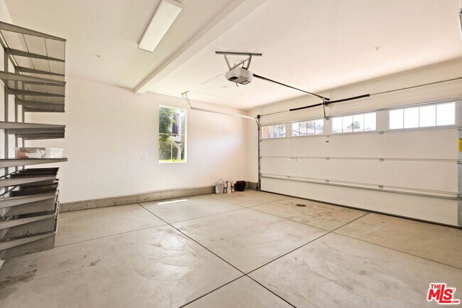 Building Photo - 5929 Spelthorne Ln