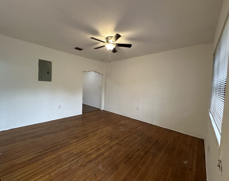 Building Photo - 5103 NW 8th Ave