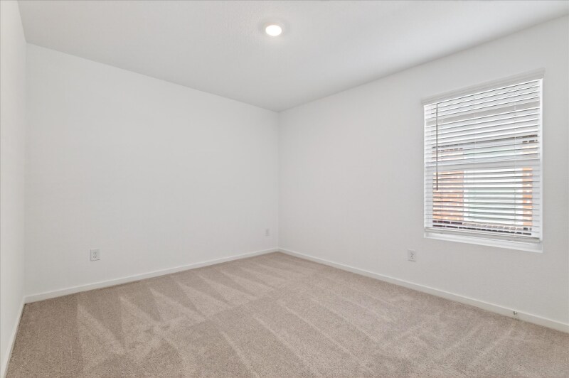 Building Photo - 2037 Belgian Dr