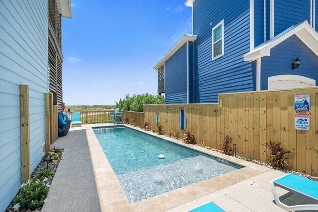 Building Photo - 456 Paradise Pointe Dr