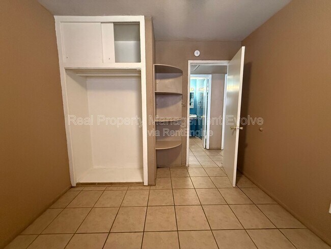 Building Photo - 3419 W Marshall Ave