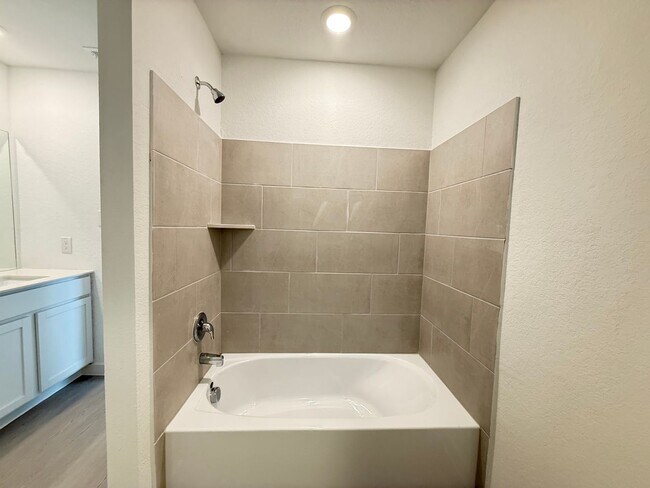 Building Photo - Brand New Lennar Home | 4 Bed | 3.5 Bath |...