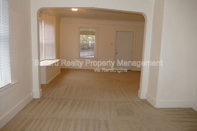 Building Photo - 602 N 65th St