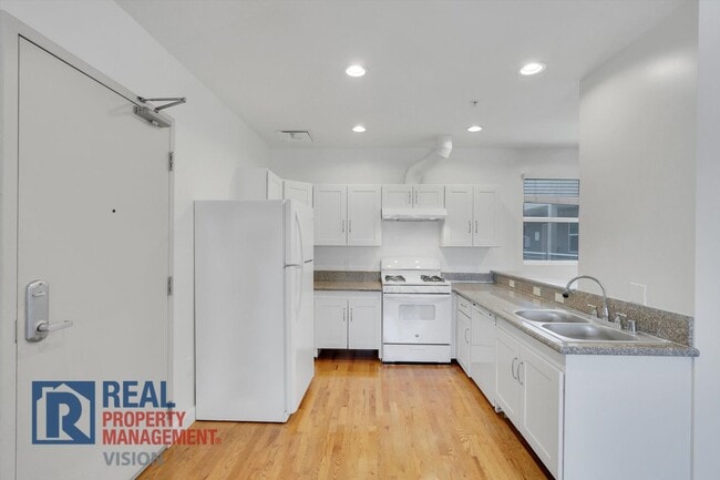 Interior Photo - Westlake Park Square Apartments