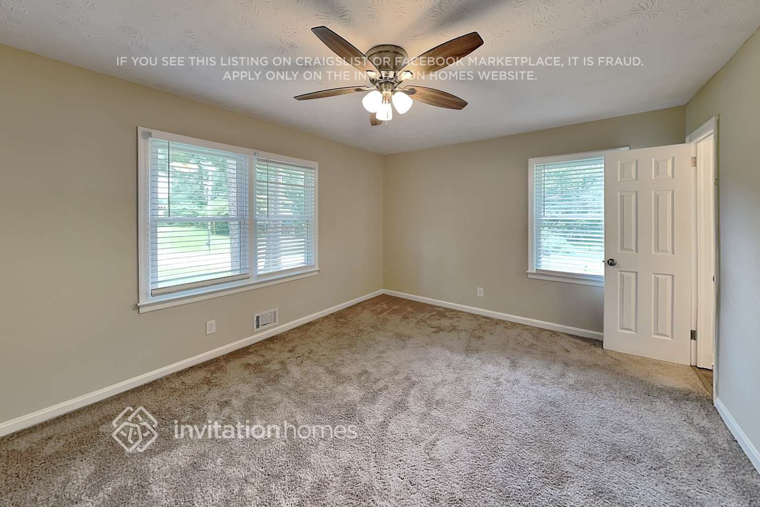 Building Photo - 921 Walnut Cir SW