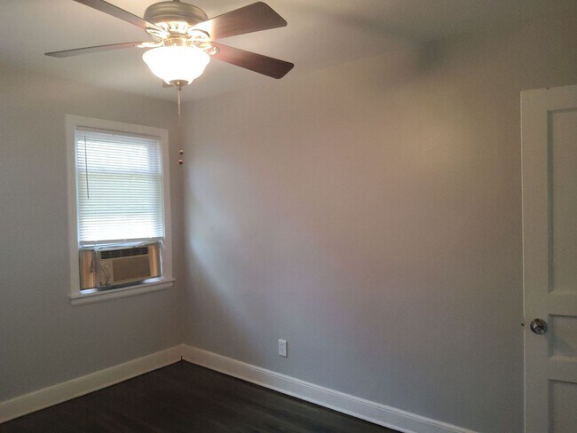 Building Photo - 157 Roberta Dr