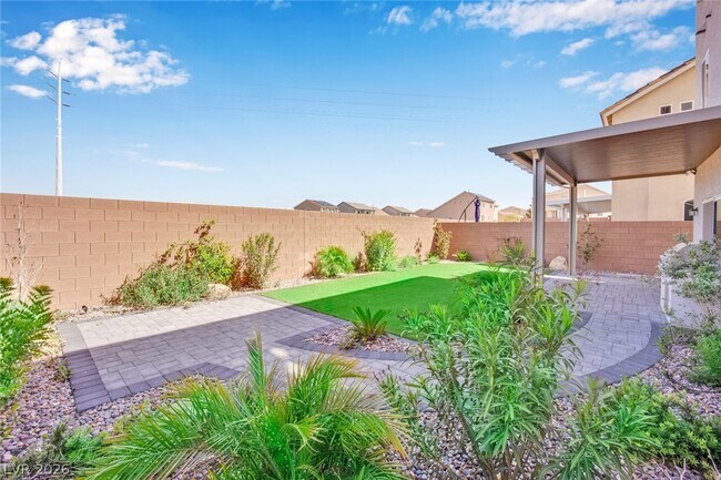 Building Photo - 9770 Hawk Crest St