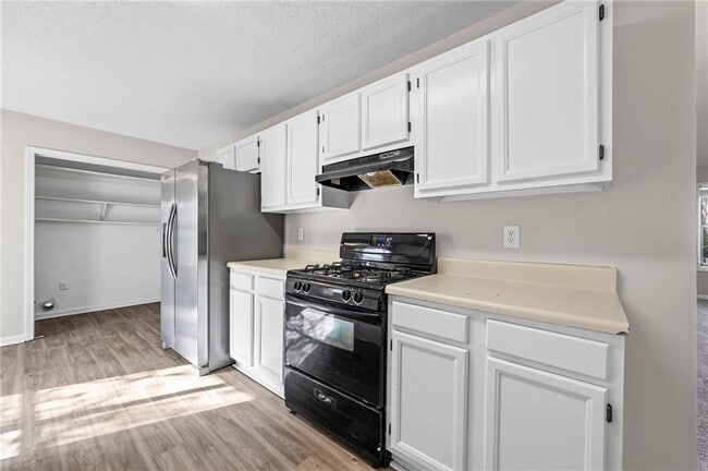 Building Photo - 5345 Memorial Ln SW