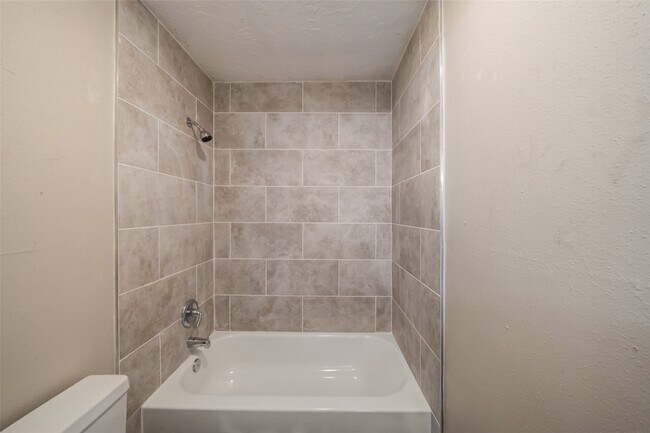 Building Photo - 3423 Berry Grove Dr