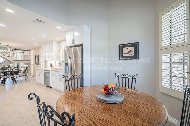 Building Photo - 10527 E Fanfol Ln