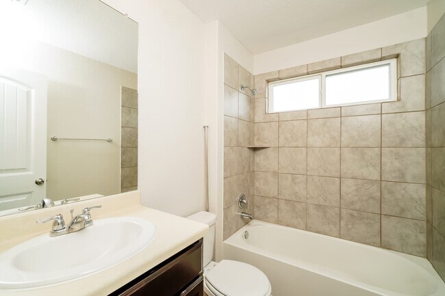 Building Photo - 8907 Taylor Grv