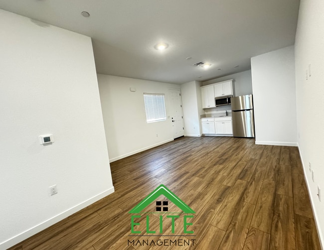 Building Photo - **A well-maintained 1-bedroom, 1-bath residence in a quiet Rancho Cordova neighborhood.**