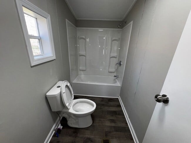 Building Photo - Discover this well-maintained 3-bedroom, 2-bath home in Lincolnton, NC,