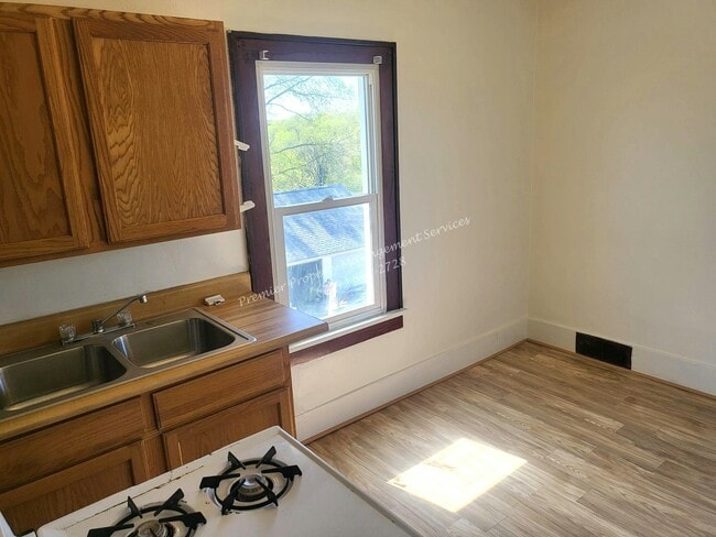 Building Photo - 2237 Brodhead Rd