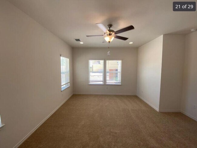 Building Photo - 9315 Looksee Ln