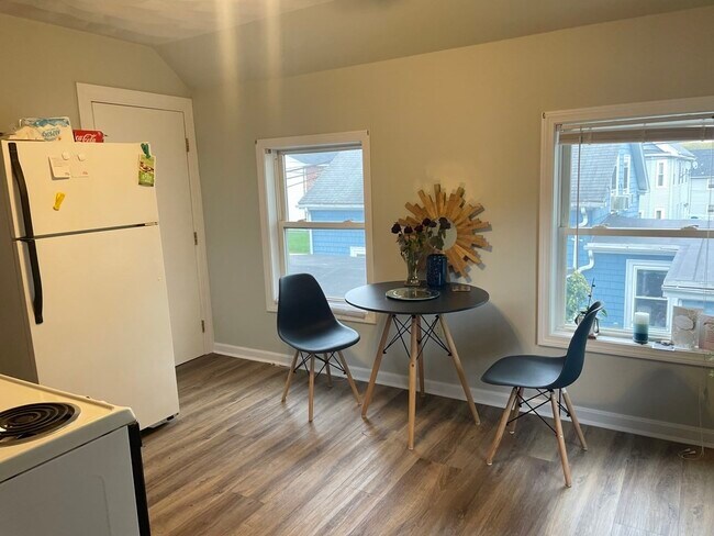 Building Photo - 23 Fisher St