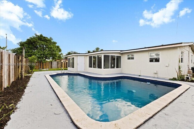 Building Photo - 4131 NW 13th Ave