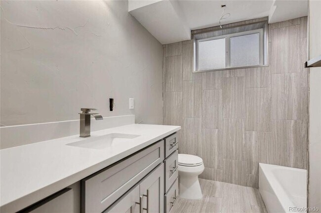 Building Photo - 6676 S Elmwood St