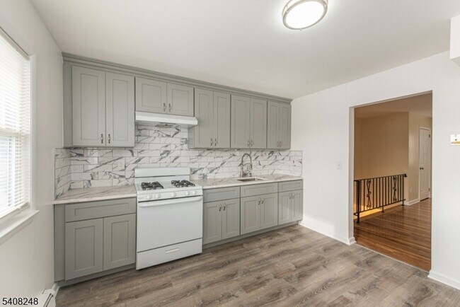 Building Photo - 20 Halsey Ave