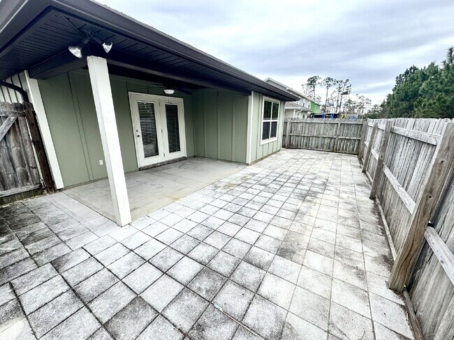 Building Photo - Charming 2 Bed, 2 Bath Home in Lynn Haven, FL - Perfect for Cozy Living!