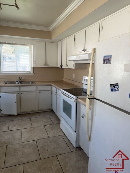 Building Photo - 4614 Dayton Blvd