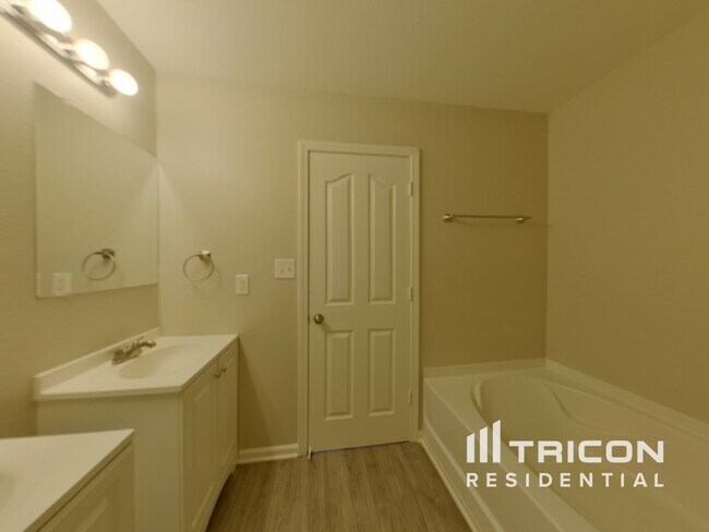 Building Photo - 4614 Christenbury Hills Ln