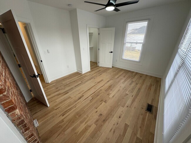 Building Photo - 2 Bedroom - Weiland Park