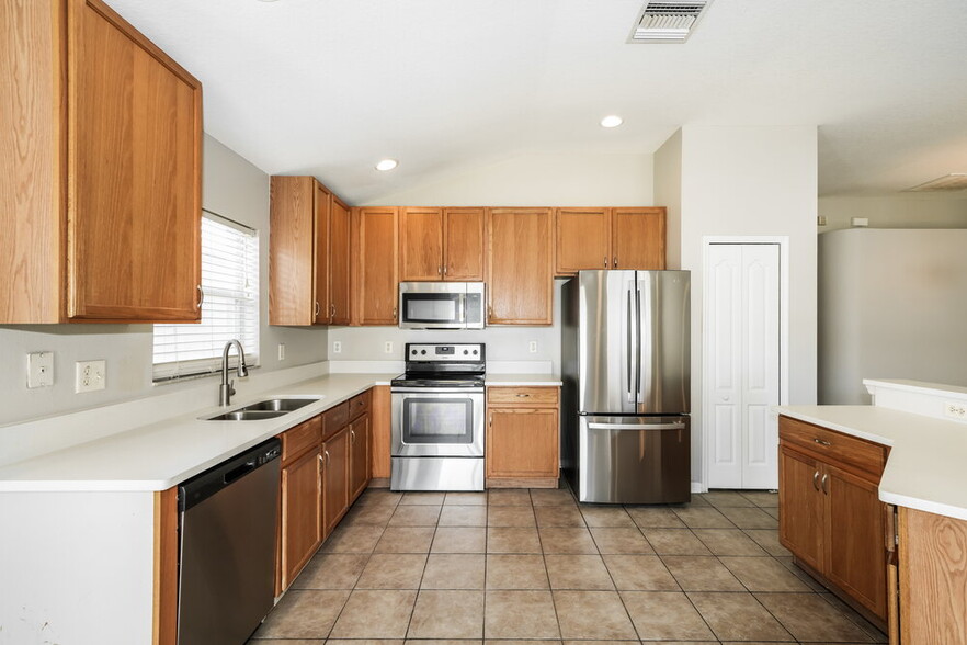 Building Photo - 4204 Knob Lake Ct