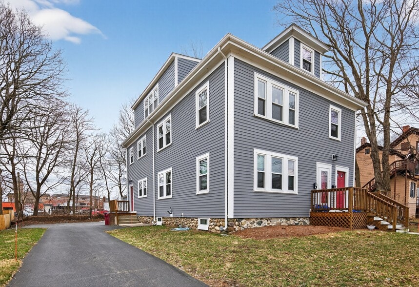 Building Photo - 46 Peirce St